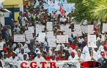 Lundi 10 juin 2003
Plusieurs milliers de personnes ont défilé une nouvelle fois dans les rues de Saint-Denis contre les projets de décentralisation et de réforme des retraites