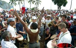 Lundi 10 juin 2003
Plusieurs milliers de personnes ont défilé une nouvelle fois dans les rues de Saint-Denis contre les projets de décentralisation et de réforme des retraites