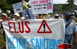 Lundi 10 juin 2003
Plusieurs milliers de personnes ont défilé une nouvelle fois dans les rues de Saint-Denis contre les projets de décentralisation et de réforme des retraites