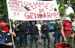 Lundi 10 juin 2003
Plusieurs milliers de personnes ont défilé une nouvelle fois dans les rues de Saint-Denis contre les projets de décentralisation et de réforme des retraites