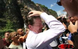 Mardi 11 avril 2006 -

Dominique Perben, ministre des Transports, de l'Équipement, du Tourisme et de la Mer, en visite à La Réunion