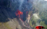 Mardi 27 décembre 2005 -

Le magnifique spectacle de la lave déferlant du rempart est visible de Sainte-Rose