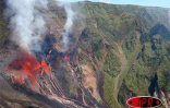 Mardi 27 décembre 2005 -

Le magnifique spectacle de la lave déferlant du rempart est visible de Sainte-Rose