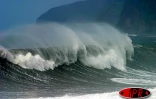 Dimanche 7 mars 2004
Dans le sillage du cyclone intense Gafilo, une houle importante déferle sur la côte Ouest , au Port notamment