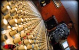 En juin 2001 lors de l'enregistrement de &quot;Ras kok&quot; l'album de Thierry Gauliris et Baster dans les locaux de Digital studio à Saint-Denis de La Réunion
