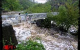 Le cyclone tropical Ando, qui a frôlé La Réunion le samedi 6 janvier 2001, a amené de fortes précipitations dans son sillage