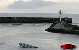 Dimanche 26 décembre 2004 -

Les lames de fond ont coulé ou endommagé des bateaux dans le port de Saint-Gilles