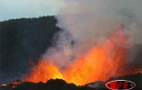 Mercredi 4 avril 2007 -

L'éruption redouble d'intensité. Les risques d'ouverture d'une faille hors enclos et d'un effondrement du Dolomieu sont sérieusement envisagés