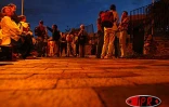 Vendredi 30 mai 2003 -
Plusieurs centaines de manifestants ont bloqué dès l'aude les entrées du rectorat. Deux brêves bousculades ont eu lieu avec les forces de l'ordre