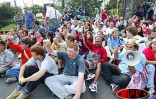 Vendredi 30 mai 2003 -
Plusieurs centaines de manifestants ont bloqué dès l'aude les entrées du rectorat. Deux brêves bousculades ont eu lieu avec les forces de l'ordre