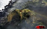 Lundi 6 septembre 2004
La rencontre de l'eau et du feu a donné naissance à une plateforme et à 3 cônes volcaniques en bord de mer