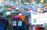 À l'appel de l'intersyndicale plus de 2 000 personnes ont manifesté le jeudi 3 avril 2003 à Saint-Denis contre le projet de réforme des retraites