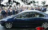 Mardi 16 avril 2003 - La première journée de la visite à La Réunion de Gilles de Robien, ministre des transports, a été agité. Les grévistes de l'Éducation nationale l'ont hué toute la journée