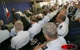 Jeudi 29 septembre 2005 -

&quot;Je ne suis pas un ministre qui est derrière vous mais devant vous&quot; a déclaré Nicolas Sarkozy lors d'un discours devant les gendarmes, les policiers et les sapeurs pompiers de la Réunion