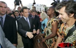 Jeudi 29 septembre 2005 -

Nicolas Sarkozy a pris un bain de foule au jardin de l'Etat  où était célébré la semaine de la laïcité