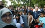 Jeudi 29 septembre 2005 -

Nicolas Sarkozy a pris un bain de foule au jardin de l'Etat  où était célébré la semaine de la laïcité