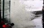 Le Nord de l'île a été fortement frappé par les vents et les pluies d'Ando, le cyclone tropical intense qui est passé à proximité de La Réunion le samedi 6 janvier 2001