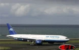 Images des usines Boeing, de Seattle et du B 777-200 effectuant son premier vol long-courrier