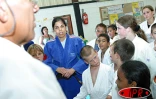 Samedi 4 décembre 2004

Animation pour les jeunes judokas avec Karima Medjeded, championne para-olympique du judo 2004, venue à La Réunion spécialement pour le téléthon