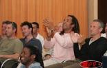 Samedi 1er juillet 2006 -

Yannick Noah en tournée à La Réunion, laisse éclater sa joie après la victoire de La France contre le Brésil en quart de final de al coupe du monde de football