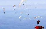Dimanche 5 novembre 2006 -
Lors de la première manche de la finale de la coupe du monde de parapente à Saint-Leu