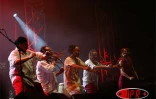 Samedi 6 août 2005 -

Sinsémilia a souhaité tout le bonheur du monde au public de la Ravine