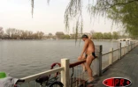 À Pékin, les  nageurs pratiquent leur sport quelle que soit la saison