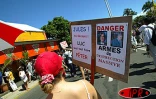 25 000 grévistes de l'Éducation nationale ont manifesté  à Saint-Pierre le mercredi 23 avril 2003. Ils protestent toujours contre &quot;le démantèlement du service public d'éducation&quot;