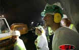 Mardi 29 août 2006 -

Le tunnel sous le cap Lahoussay vient d'être percé. Il s'agit de l'un des ouvrages les spectaculaires de la future route des Tamarins