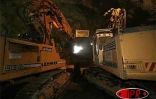 Mardi 29 août 2006 -

Le tunnel sous le cap Lahoussay vient d'être percé. Il s'agit de l'un des ouvrages les spectaculaires de la future route des Tamarins