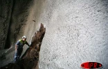 Mardi 29 août 2006 -

Le tunnel sous le cap Lahoussay vient d'être percé. Il s'agit de l'un des ouvrages les spectaculaires de la future route des Tamarins