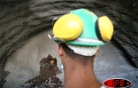Mardi 29 août 2006 -

Le tunnel sous le cap Lahoussay vient d'être percé. Il s'agit de l'un des ouvrages les spectaculaires de la future route des Tamarins
