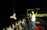 Jeudi 12 octobre 2007 -

Des dizaines de tétrapodes sont posés toutes les nuits le long de la route du littoral côté mer