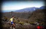 Les concurrents du Grand raid 2002 lors de leur passage au Piton Textor sur la route du volcan