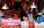 Novembre 2006 -

Situé à Bangkok, Chatuchak est le plus grand marché d'Asie


Photo Éric Lafargue