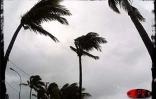 Le cyclone intense Ando est passé au large de la Réunion le samedi 6 janvier 2001. Les fortes pluies ont entraîné la mort d'un automobiliste qui s'est noyé en voulant traverser un radier submergé dans l'Ouest