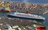 Le Queen Elizabeth II en escale pour une journée au port de la Pointe des Galets le mardi 25 mars 2003