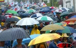 À l'appel de l'intersyndicale plus de 2 000 personnes ont manifesté le jeudi 3 avril 2003 à Saint-Denis contre le projet de réforme des retraites