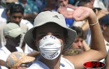 25 000 grévistes de l'Éducation nationale ont manifesté  à Saint-Pierre le mercredi 23 avril 2003. Ils protestent toujours contre &quot;le démantèlement du service public d'éducation&quot;