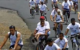 Le dimanche 17 décembre 2000 au matin, plus de 1 500 vélos ont investi - tout à fait pacifiquement -, les rues de la cité portoise dans le cadre de l'opération &quot;vélo 2000&quot;