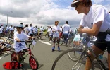 Le dimanche 17 décembre 2000 au matin, plus de 1 500 vélos ont investi - tout à fait pacifiquement -, les rues de la cité portoise dans le cadre de l'opération &quot;vélo 2000&quot;
