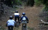 À La Réunion, les amateurs de vélo tout-terrain disposent d'un terrain de jeu exceptionnel. Avec son relief accidenté, l'Île propose une bonne dizaine de parcours différents