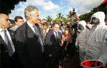 Dimanche 26 février 2006 -

Dominique de Villepin, Premier ministre, et Xavier Bertrand, ministre de la Santé, ont assisté à une opération de démoustication à Bras Panon (Est)