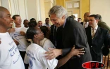 Jeudi 18 mai 2006 -

Dominique de Villepin en visite à La Réunion