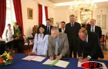 Jeudi 18 mai 2006 -

Dominique de Villepin en visite à La Réunion
