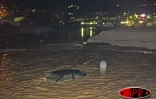 Mercredi 3 mars 2005

Une voiture a été emportée jusqu'à la mer à Roches Noires (Photo Noël Thomas)