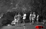 Mardi 1e mars 2005

La coulée de lave refroidie va du rempart à la mer