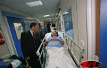 Lundi 30 janvier 2006 - 

Xavier Bertrand, ministre de la santé, en visite à La Réunion dans le cadre du renforcement du plan de lutte contre le chikungunya