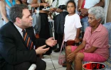 Lundi 30 janvier 2006 - 

Xavier Bertrand, ministre de la santé, en visite à La Réunion dans le cadre du renforcement du plan de lutte contre le chikungunya
