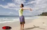 Vendredi 2 décembre 2005 

La comédienne Zoé Félix assiste au premier festival du film de La Réunion